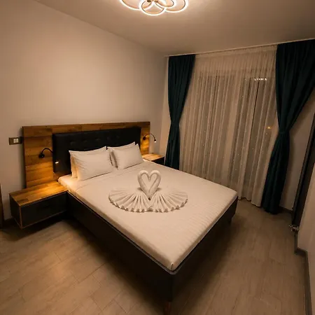 Alezzi Pool &spa Apartament *